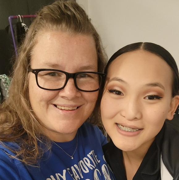 Meet your Posher, Angela - Picture 2 of 3